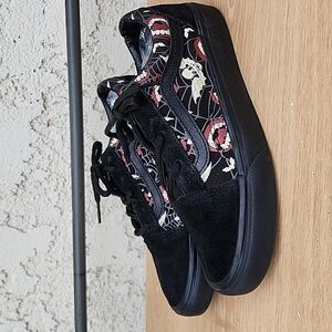 Vans Glow In the Dark Frights Old Skool Sneakers Black Skulls Halloween M5.5 W7